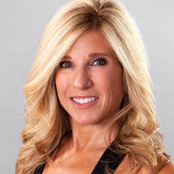 Meet your Posher, Stacey - Picture 1 of 2